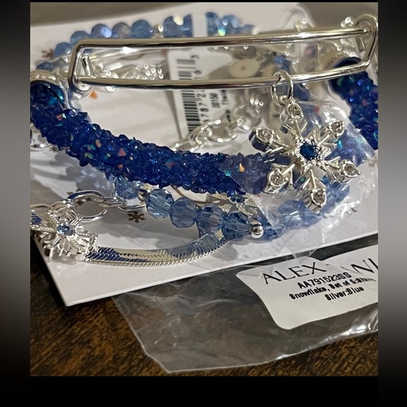NWT Alex and Ani Snowflake Bracelet Set of 5 - Picture 3 of 6